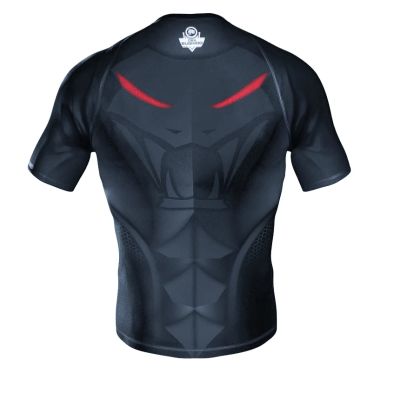 8. Das Kompressions-Rashguard-Shirt „Snake“ besteht aus DBX MORE DRY M-Material.