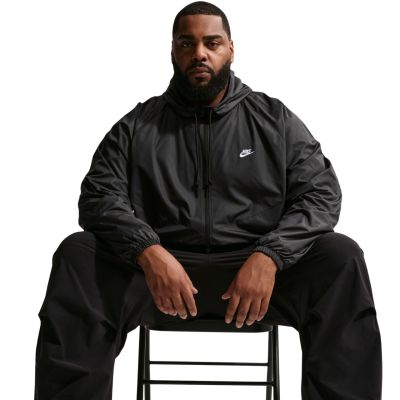 7. Herrenjacke Nike Windrunner schwarz HV8369 010