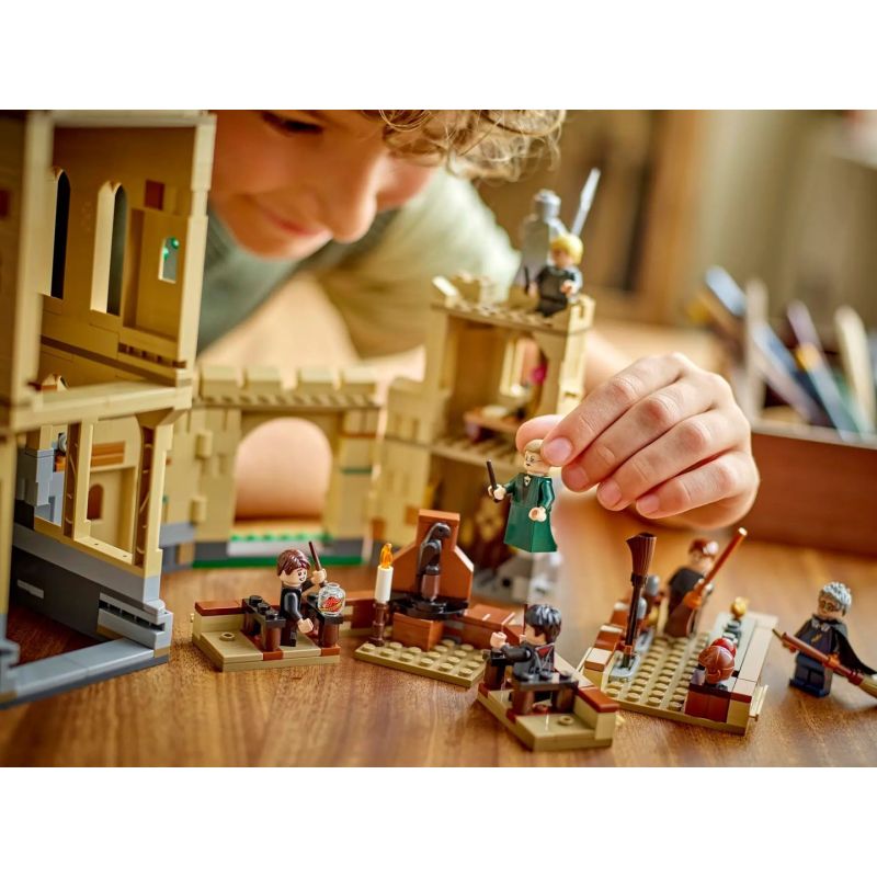 10. LEGO Harry Potter 76447 – Schloss Hogwarts: Flugstunde auf dem Besen