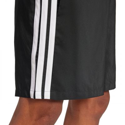 6. adidas Essentials 3-Streifen Chelsea Shorts M JW1911