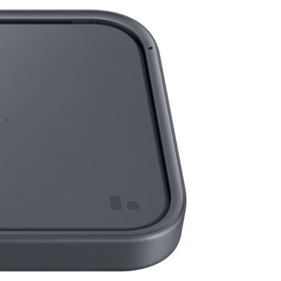 4. Samsung EP-P2400BBEGEU Induktives kabelloses Ladegerät, 15 W, 1,67 A, Schwarz