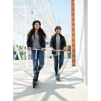 10. Razor A5 Air Scooter 13073005 (Schwarz)