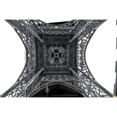 22. LEGO Icons 10307 - Eiffelturm