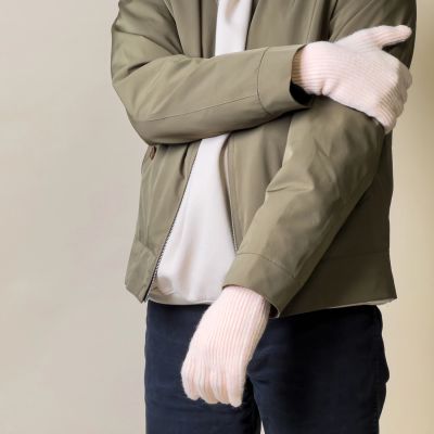 6. Geflochtene Handyhandschuhe mit Aussparungen für die Finger – rosa