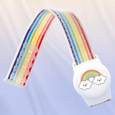 3. AirTag-Hülle mit Riemen für Kinder-Nylonarmband – mit regenbogenfarbenem Riemen