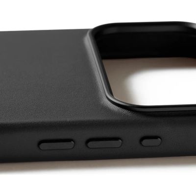 13. Mujjo iPhone 17 Pro Max Schwarze Lederhülle