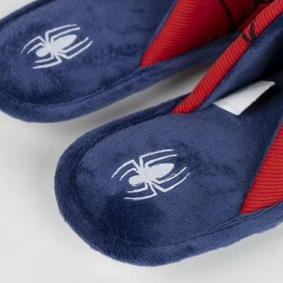 7. Cerda Spider-Man Plüsch-Hausschuhe für Jungen – weich und bequem für zu Hause