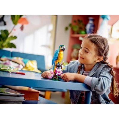 7. LEGO Creator 31136 Exotischer Papagei