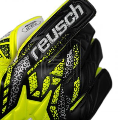 5. Goalkeeper gloves Reusch Attrakt Grip M 5570815 2014