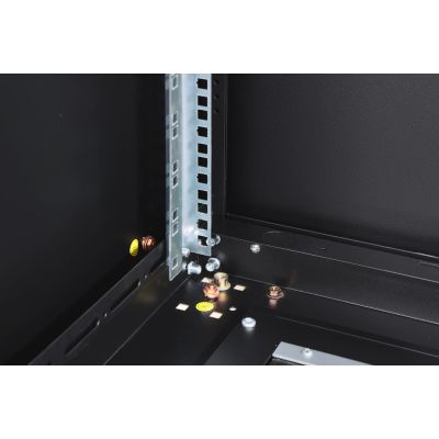 10. Digitus Unique Netzwerkschrank - 600x600 mm (BxT)