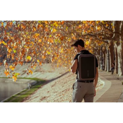 38. XD DESIGN DIEBSTAHLSICHERER RUCKSACK BOBBY BIZZ 2.0 GRAU P/N: P705.922