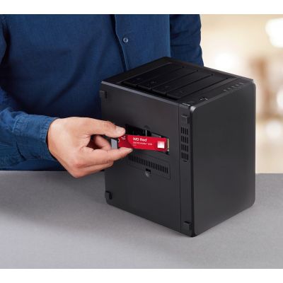 11. WD Red SN700 WDS100T1R0C SSD (1 TB ; M.2; PCIe NVMe 3.0 x4)