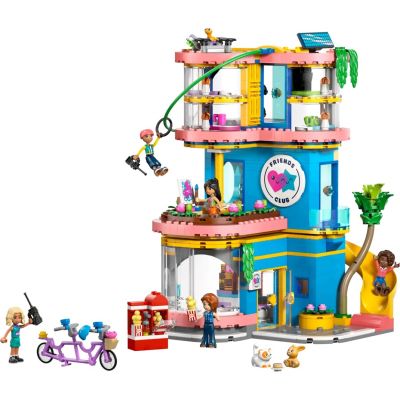 3. LEGO Friends 42689 – Heartlake Clubhaus