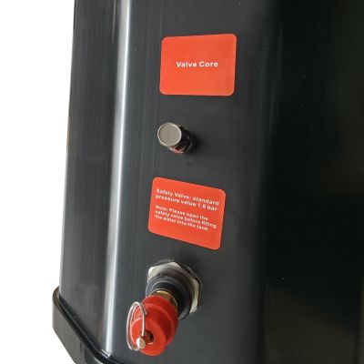 23. OFFLANDER-DUSCHE MIT 30-L-WASSERTANK