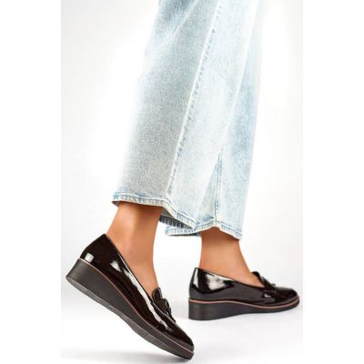 2. Damen-Keilschuhe aus Lackleder, schwarz 24-58266B