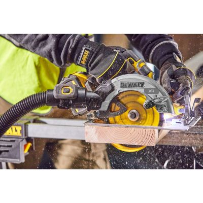 8. DeWALT DCS573NT-XJ Tragbare Kreissäge