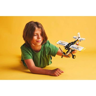 6. LEGO Technic 42198 Frachtflugzeug