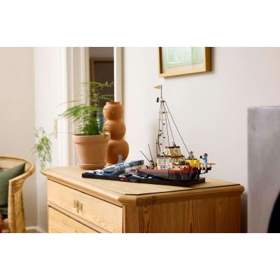 8. LEGO Ideas 21350 Jaws