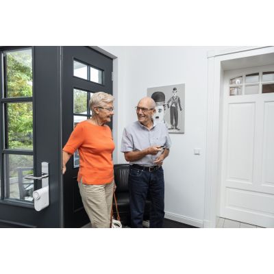 8. ABUS FUBE45000 Infrarot-Fernbedienung mit universellen Drucktasten