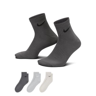 2. Nike Everyday Lightweight Ankle-Socken, 3er-Pack SX7677-991