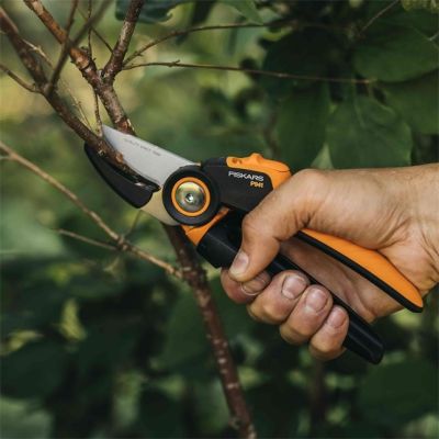 2. Fiskars X-Series P941 Amboss-Gartenschere, Schwarz, Orange