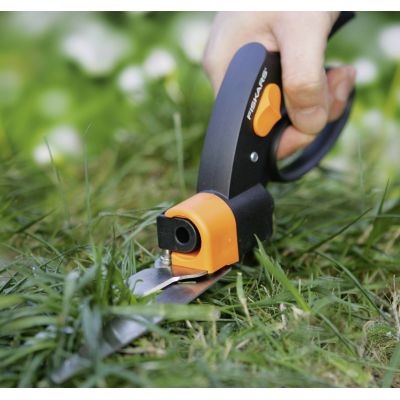 2. GS42 Servo-Grasschere