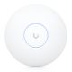 32. Ubiquiti UniFi U7 Pro Max Access Point Wi-Fi 7 2,4 GHz (2x2)/5 GHz (4x4)/6 GHz (2x2) PoE+ 1x2,5 G
