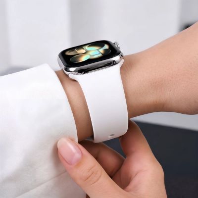 8. Tech-Protect Silikonarmband für Apple Watch 40 / 41 / 42 mm – Weiß
