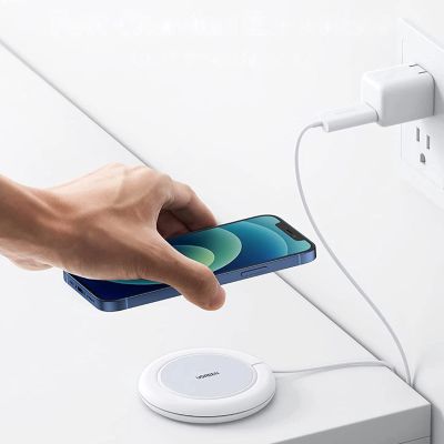 5. Ugreen CD245 40123 kabelloses Qi/MagSafe-Ladegerät 15 W mit USB-C-Kabel – Weiß