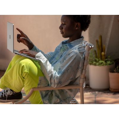 16. Microsoft Surface Go i5 10. Generation/8 GB/256 GB Windows 10 Pro