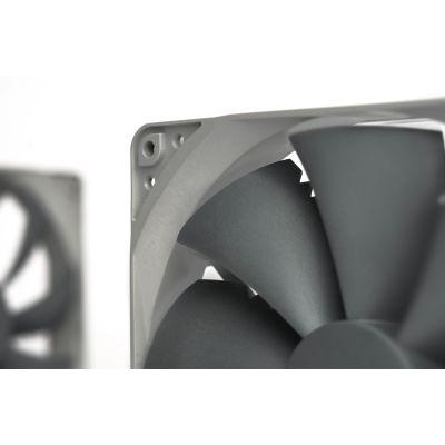 4. NOCTUA redux 140mm PWM-Lüfter 450 - 1500 U/min