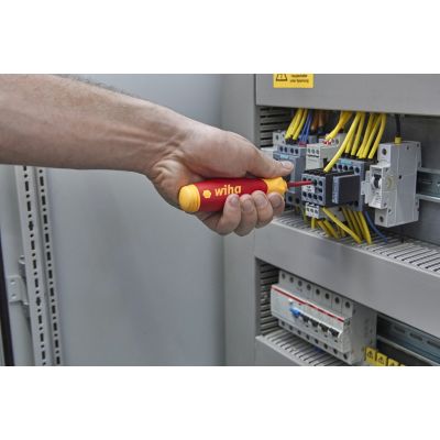 4. Wiha 45296 Handschraubendreher mit austauschbaren Bits, gerader Schraubendreher