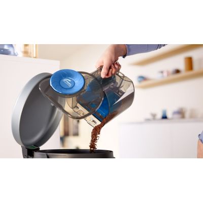 31. Philips FC9331/09 beutelloser Staubsauger (900W; schwarz)