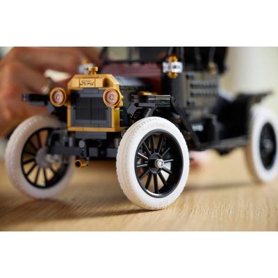 26. LEGO Icons 11376 - Ford Modell T