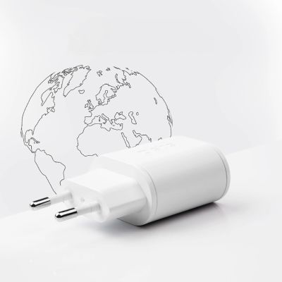 4. SBS TETRPD20W 20-W-USB-A-USB-C-Wandladegerät mit Power Delivery – Weiß