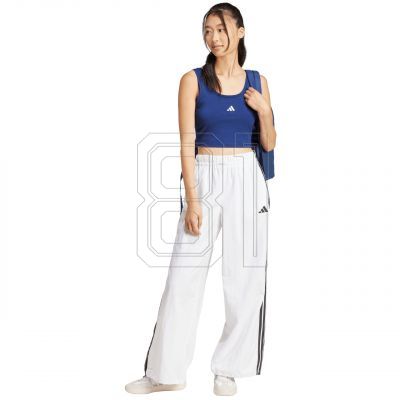 6. adidas Essentials Lifestyle-Tanktop aus Baumwolle mit kleinem Logo W JC5939