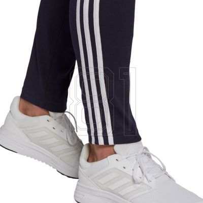 7. adidas Essentials Single M GK8997 Hose