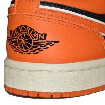 8. Air Jordan 1 Low SE Sport Spice/Schwarz-Coconut Milk für Damen - DV1299-800