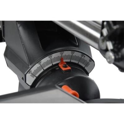 5. YATO 1800W Gehrungssäge mit Vorschub, Laser 305mm