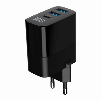 6. GEMBIRD 3-Port-GaN-USB-Schnellladegerät (PD) (2x USB-A + 1x USB Typ-C), 30 W, LCD, Schwarz