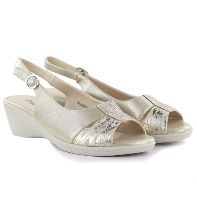 3. eVento 7028 goldene Keilsandalen für Damen