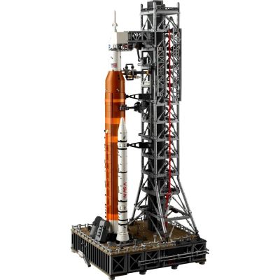 4. LEGO Icons 10341 NASA Artemis SLS-Rakete