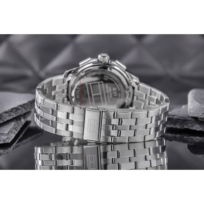 5. Tommy Hilfiger Walker Herrenuhr 1710620 + Box