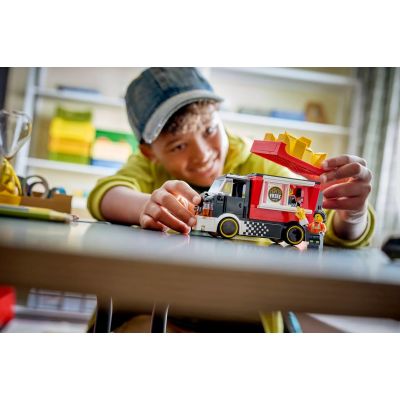 8. LEGO City 60488 Pommes-Frites-Truck