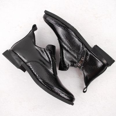 15. Damen-Lackleder-Stiefeletten in Kroko-Optik mit Zierelement, schwarz, Filippo DBT6425
