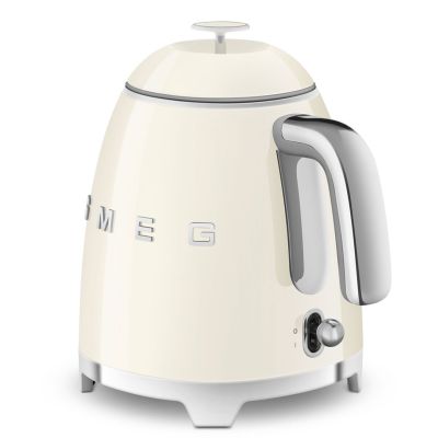 33. SMEG KLF05CREU Mini-Creme-Wasserkocher mit 0,8 l Fassungsvermögen