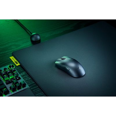 4. Razer Viper V4 Pro Gaming-Maus, kabellos (RF) + USB Typ-C, optisch, 50.000 DPI
