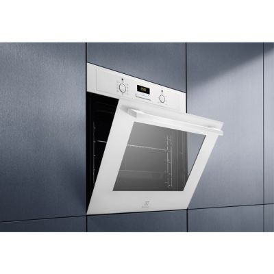 4. ELECTROLUX EOF3H40BW Backofen