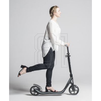 8. Globber ONE NL 205 City-Scooter / Schwarz-Anthrazit 477-100