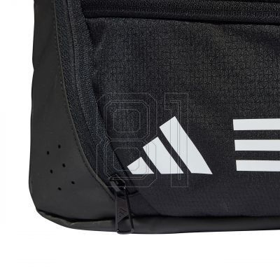 11. adidas Essentials 3-Streifen Reisetasche XS IP9861